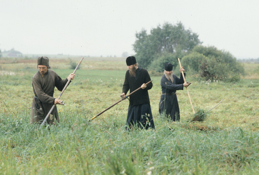 Косьба в Псково-Печерском монастыре, фото 1988 года Косьба в Псково-Печерском монастыре, фото 1988 года