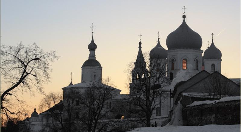 Боголюбовский монастырь - один из крупнейших и древнейших монастырей России