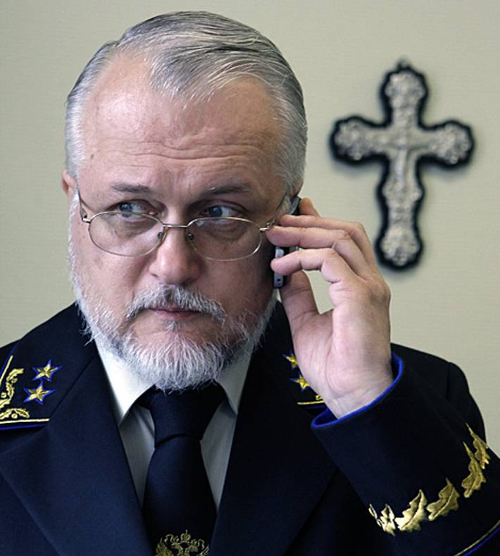 Вениамин Симонов (он же – игумен Филипп Симонов, служит в храме Святителя Николая в Отрадном) - доктор экономических наук, начальник инспекции контроля расходов федерального бюджета на науку и образование Счетной палаты РФ, заместитель Председателя Миссионерского отдела Московского Патриархата, заведующий кафедрой истории Церкви на историческом факультете МГУ, профессор Финансовой академии при Правительстве РФ и Высшей школы бизнеса при экономическом факультете МГУ, член-корреспондент РАЕН, автор и соавтора более 100 научных работ - Фото: Анатолий Жданов