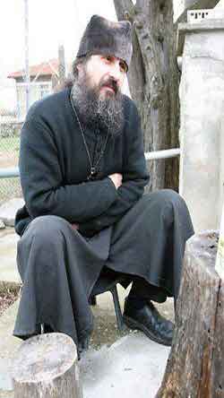 Отец Божидар Главев (болгарский священник, бывший популярный рок-музыкант)