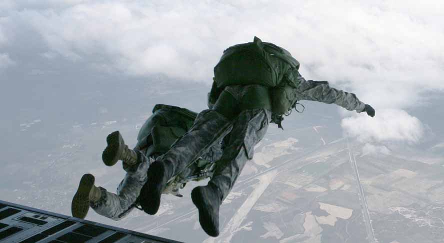 Парный прыжок с парашютом