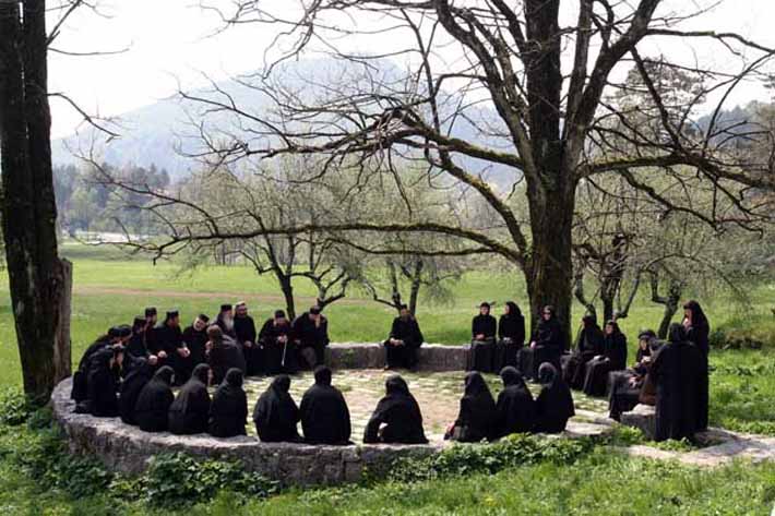 Сербским монахам всегда есть, что обсудить (Foto Nikola Saveljic)
